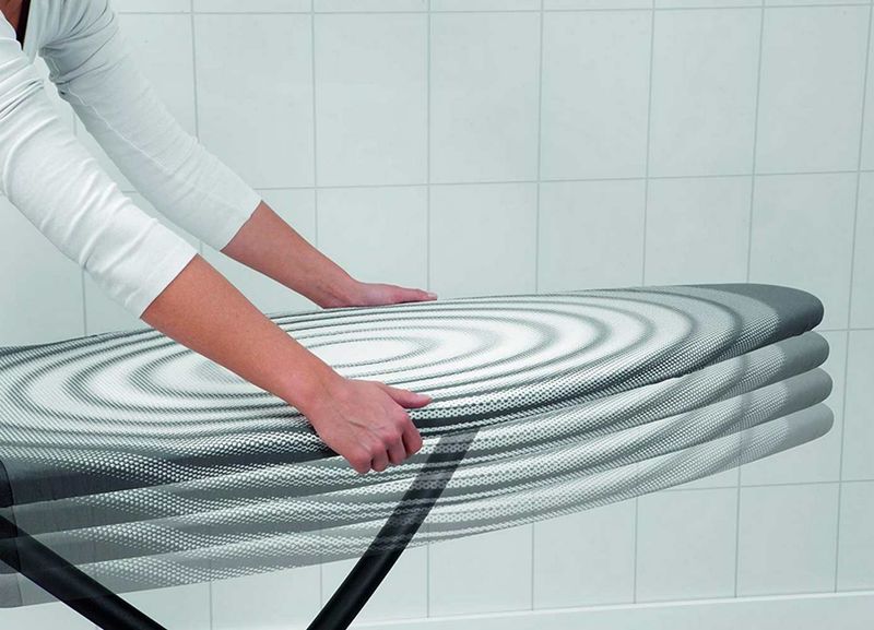 Tabua-de-Passar-Roupa-Tamanho-D-135cm-x-45cm-Titan-Brabantia