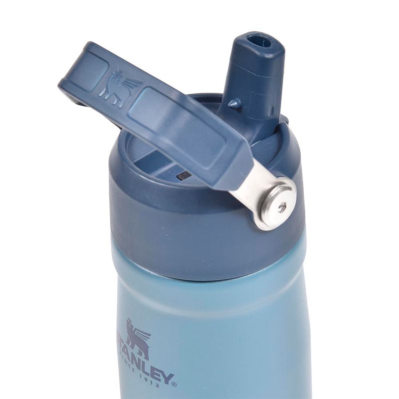 4082970013_Garrafa_Termica_Flip_Straw_em_Inox_650ml_Stanley_Azul_03