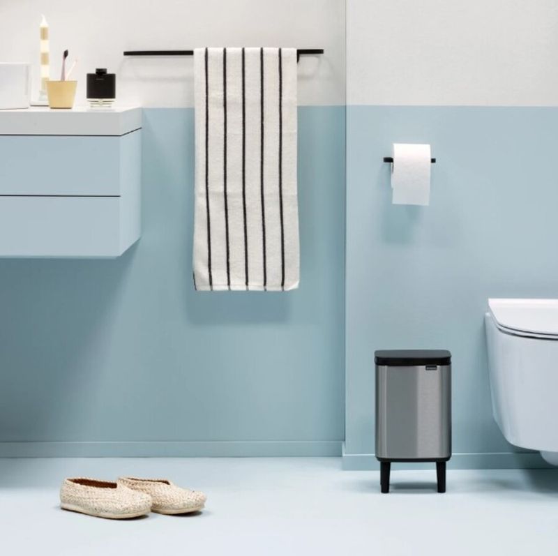 4081301222_Lixeira_BO_Waste_Bin_Touch_com_Suporte_em_Inox_4_Litros_Brabantia_6