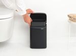 4081301216_Lixei_a_BO_Touch_Bin_em_Aco_4_Litros_Brabantia_Preta_8