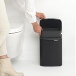 4081301218_Lixeira_BO_Touch_Bin_em_Aco_7_Litros_Brabantia_Preta_6