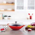 4082380161_0024147264255_Panela_Wok_Ferro_com_Tampa_32cm_Signature_Le_Creuset_Vermelha_6