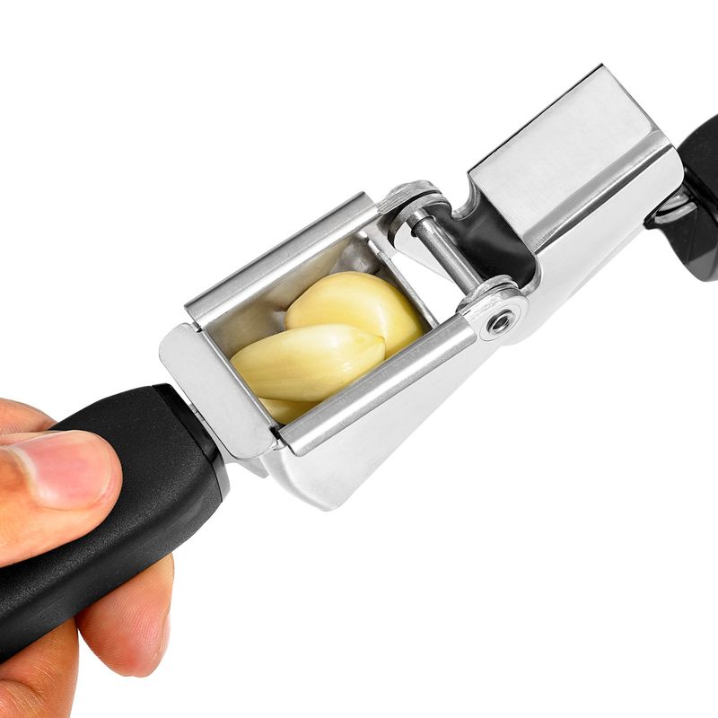4080570795_0840097701639_Espremedor_de_Alho_em_Aco_Inox_Good_Grips_23cm_OXO_Preto_4