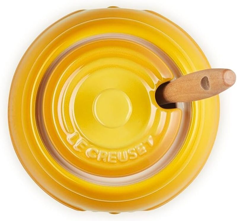 4082380218_0630870282161_Meleira_com_Pegador_em_Ceramica_15cm_450ml_Le_Creuset_Amarelo_3