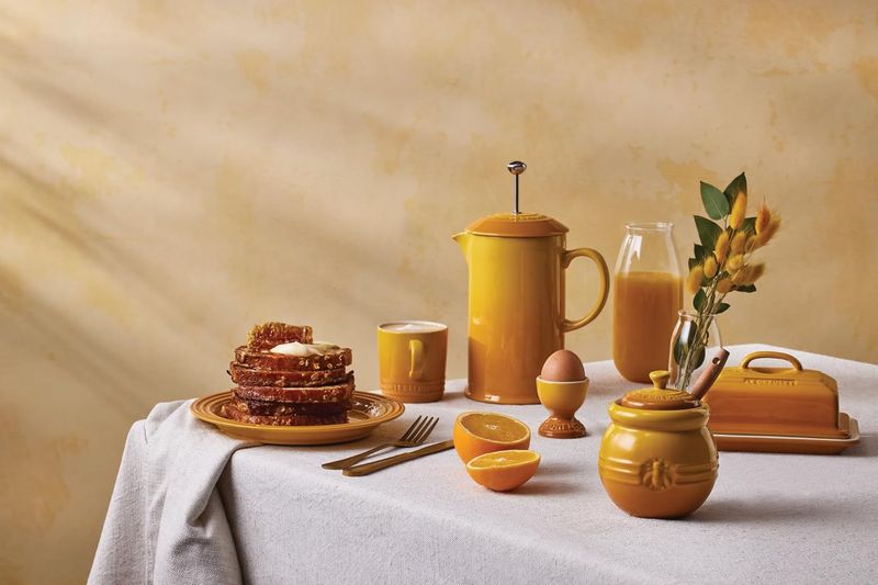 4082380218_0630870282161_Meleira_com_Pegador_em_Ceramica_15cm_450ml_Le_Creuset_Amarelo_9