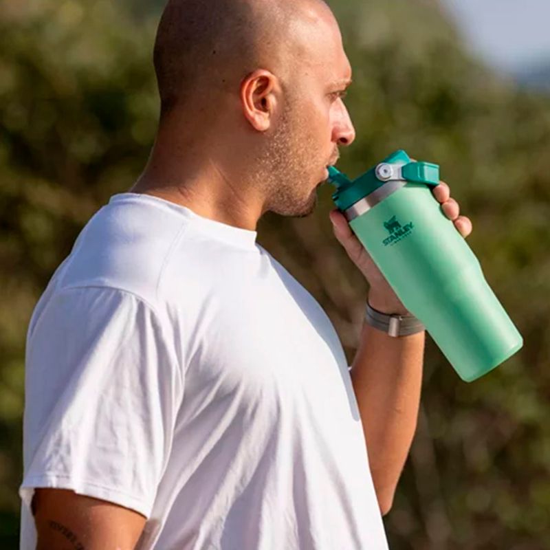 Garrafa-Termica-Jade-Flip-Straw-Tumbler-em-Inox-887ml-Stanley-Verde